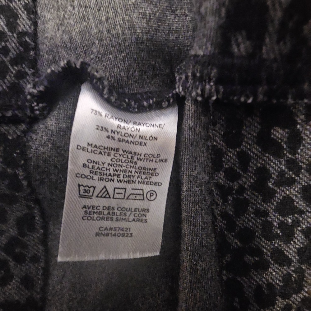 LOFT sculpt bike shorts gray and black subtle leopard print M - Picture 3 of 8